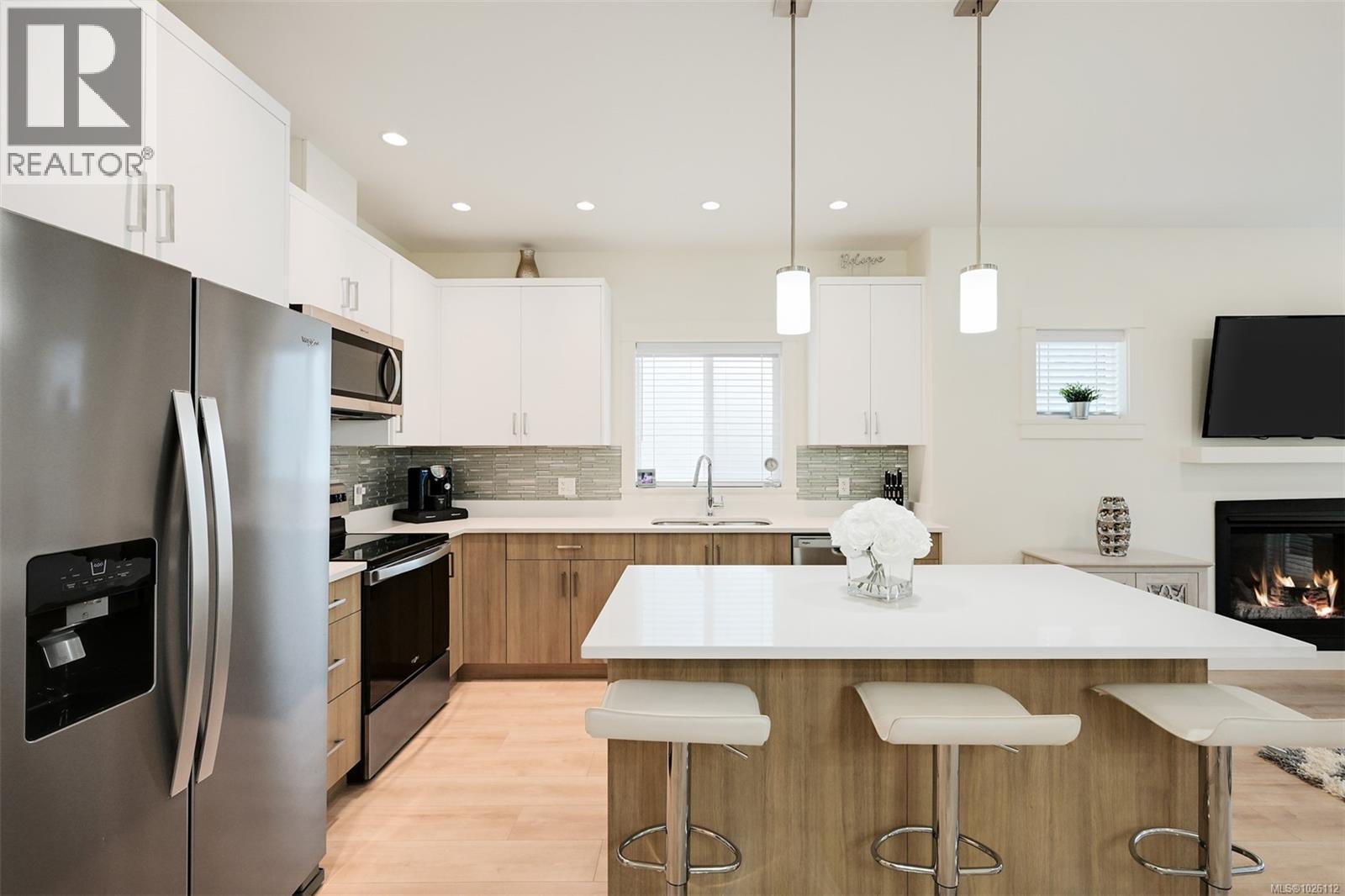  813 Tomack Loop, Langford