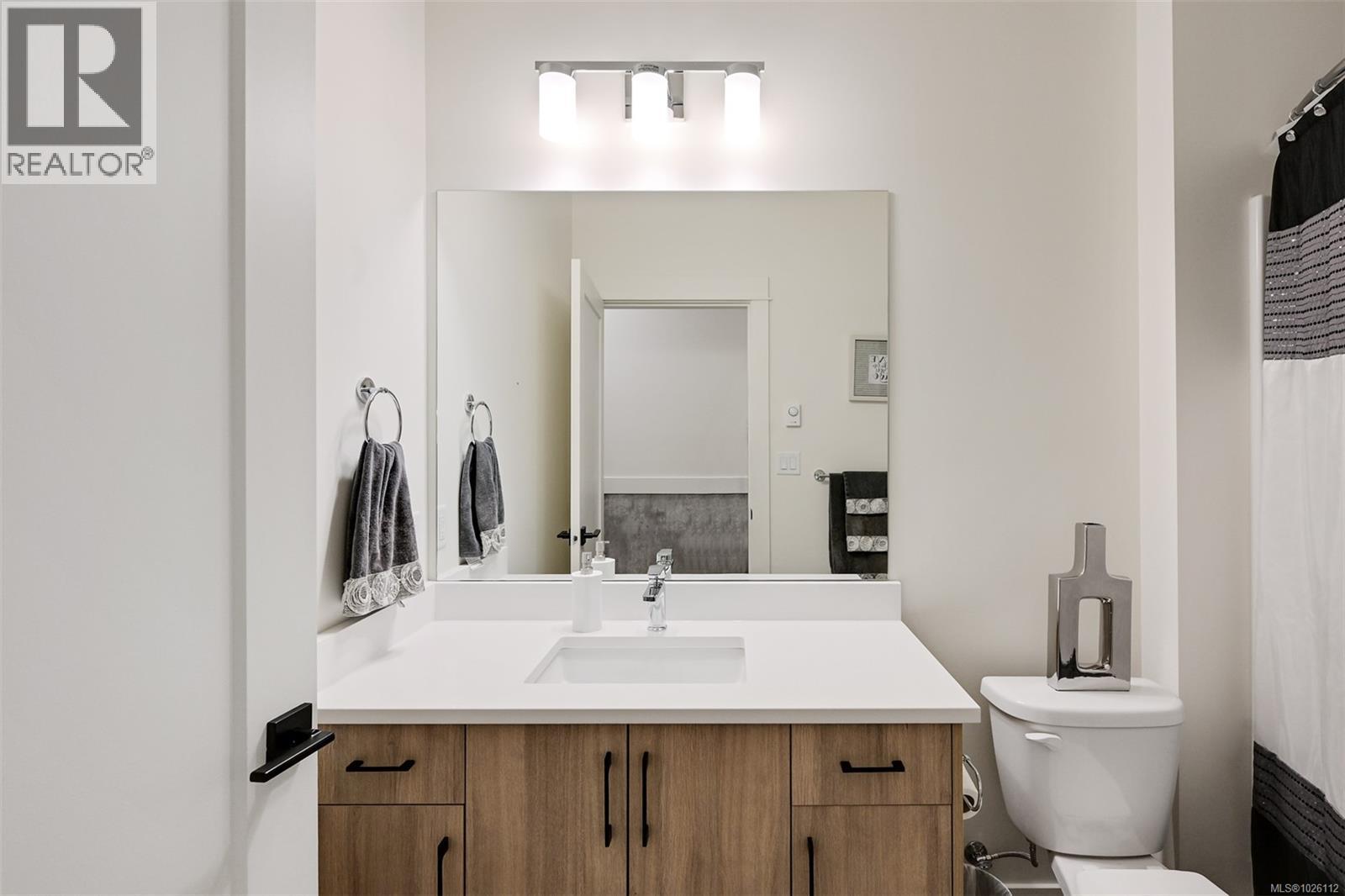  813 Tomack Loop, Langford