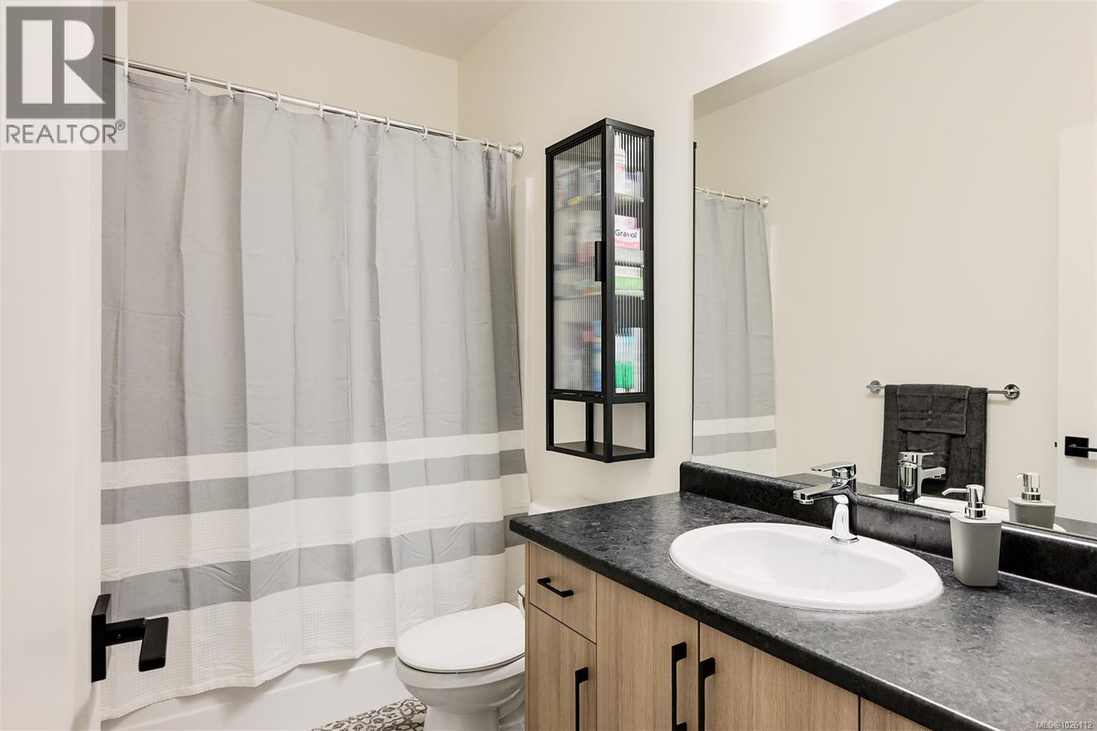  813 Tomack Loop, Langford