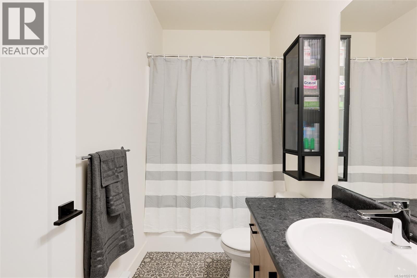  813 Tomack Loop, Langford