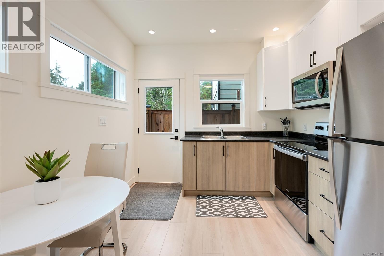  813 Tomack Loop, Langford