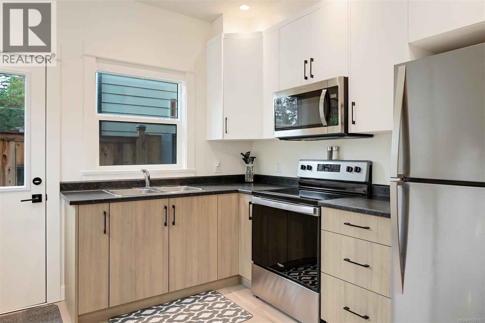  813 Tomack Loop, Langford