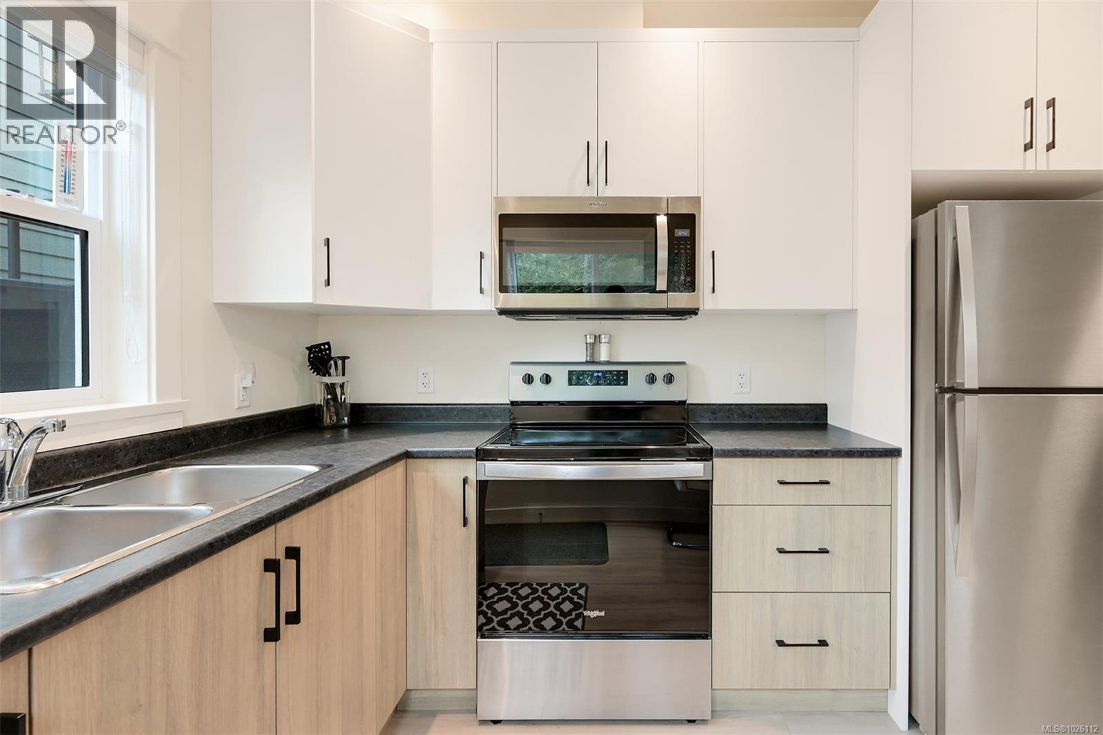  813 Tomack Loop, Langford