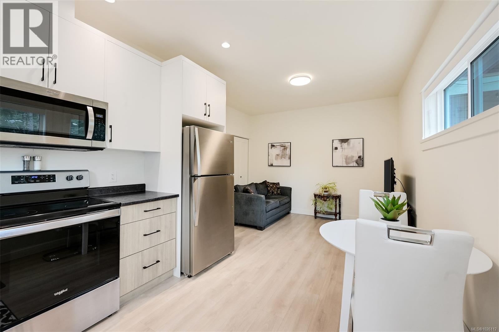  813 Tomack Loop, Langford