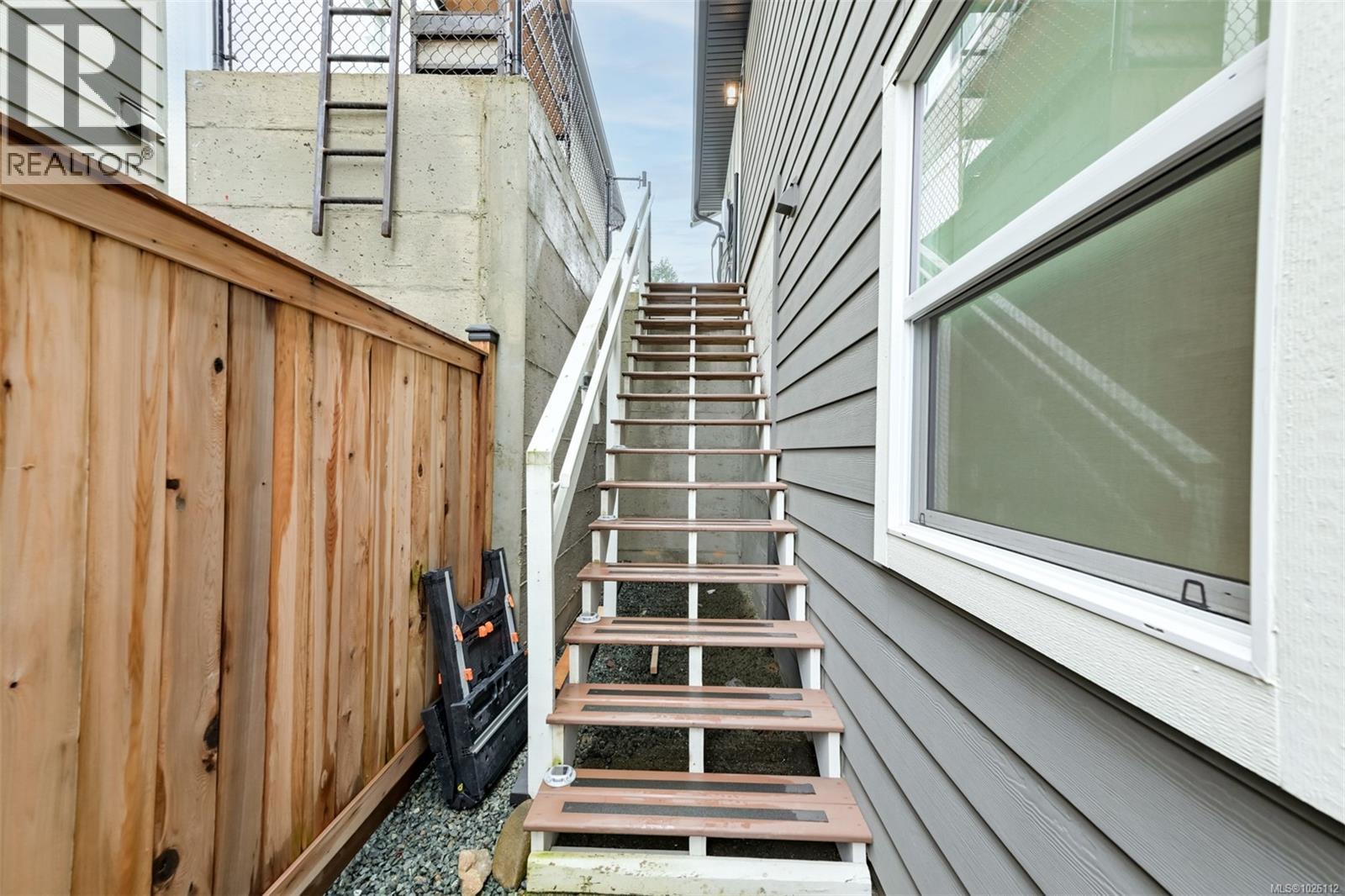  813 Tomack Loop, Langford