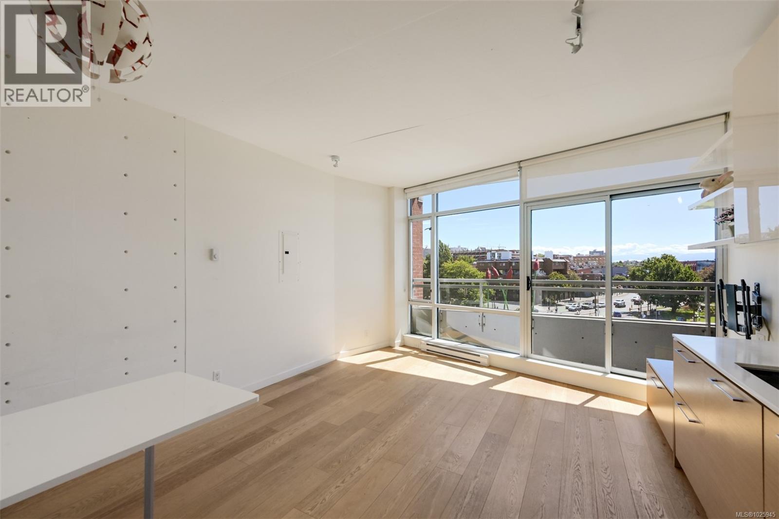 403 456 Pandora Avenue, Victoria