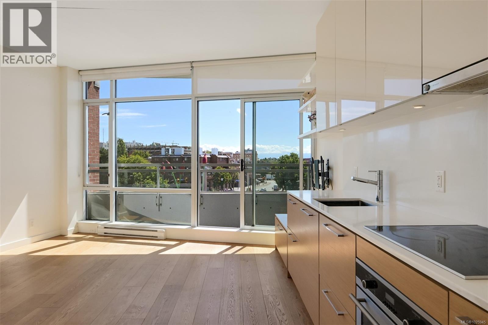 403 456 Pandora Avenue, Victoria