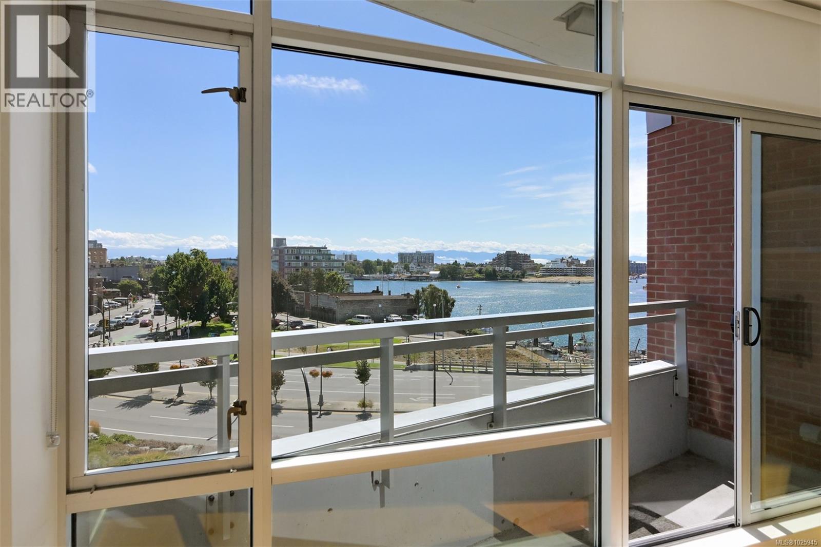 403 456 Pandora Avenue, Victoria