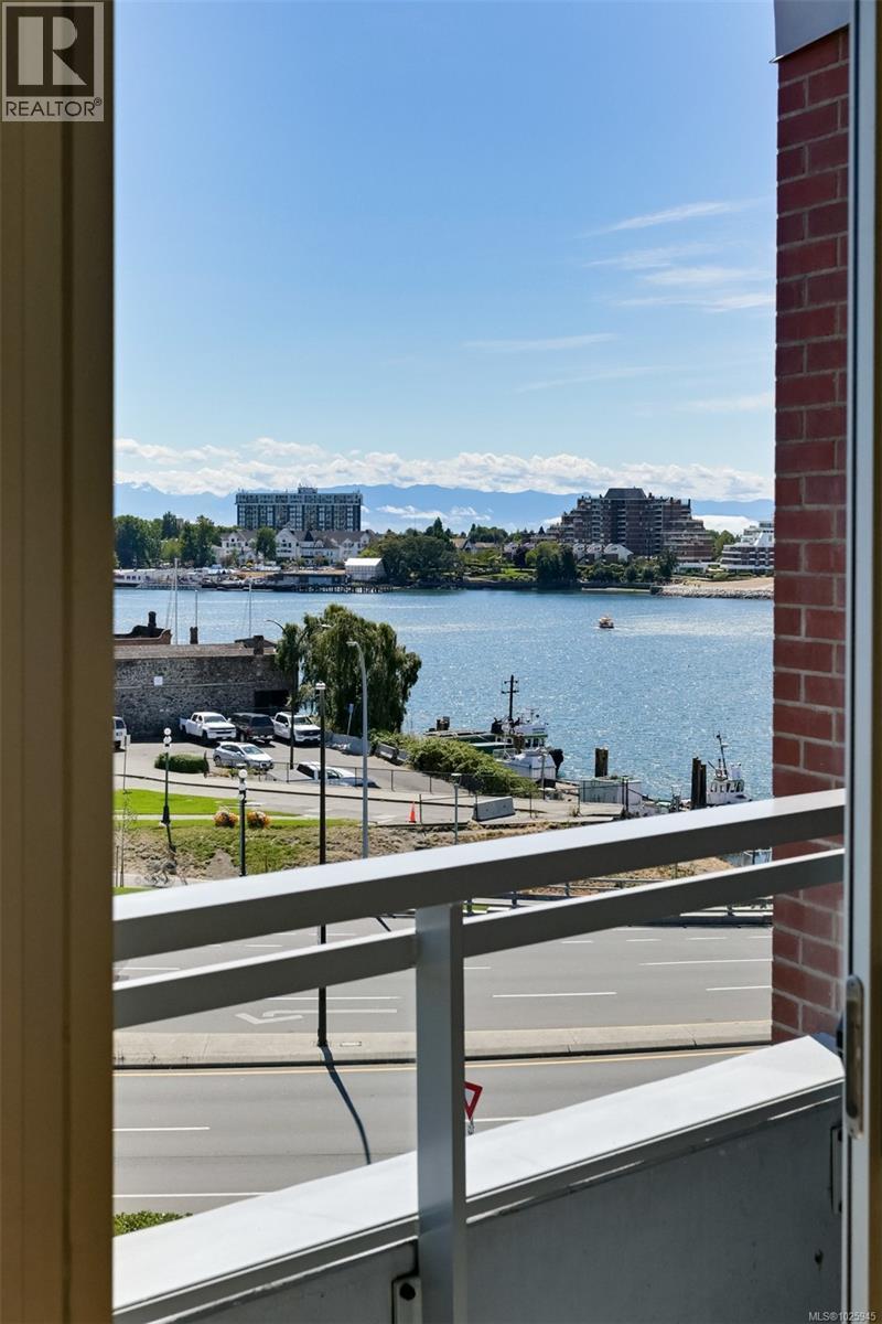 403 456 Pandora Avenue, Victoria