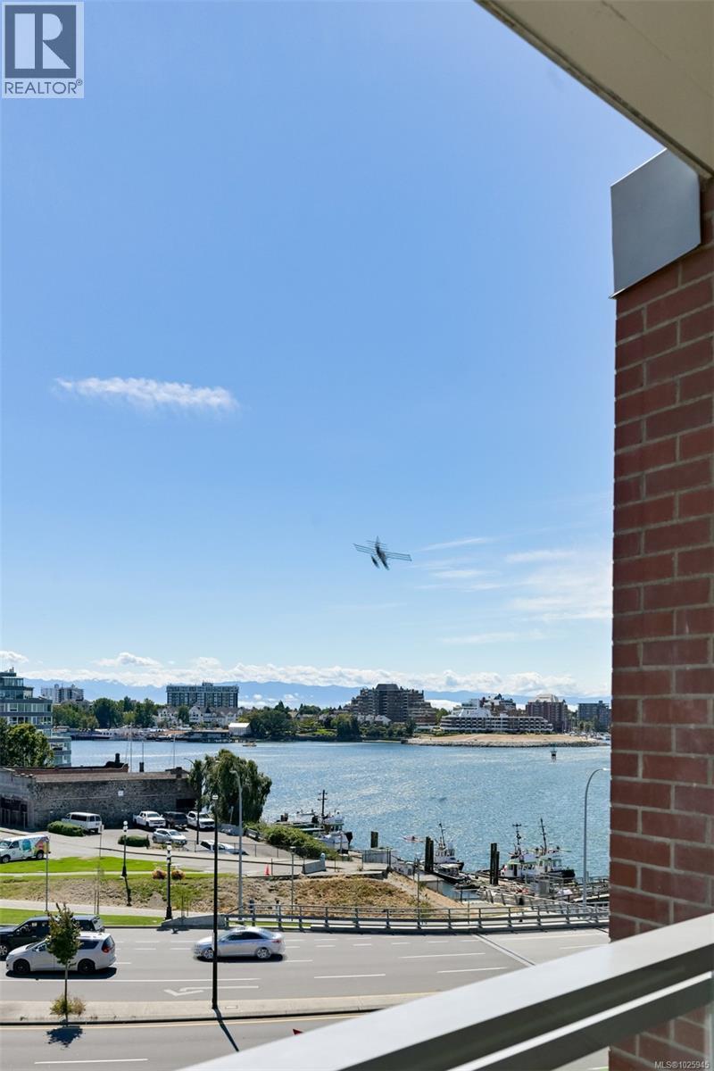 403 456 Pandora Avenue, Victoria