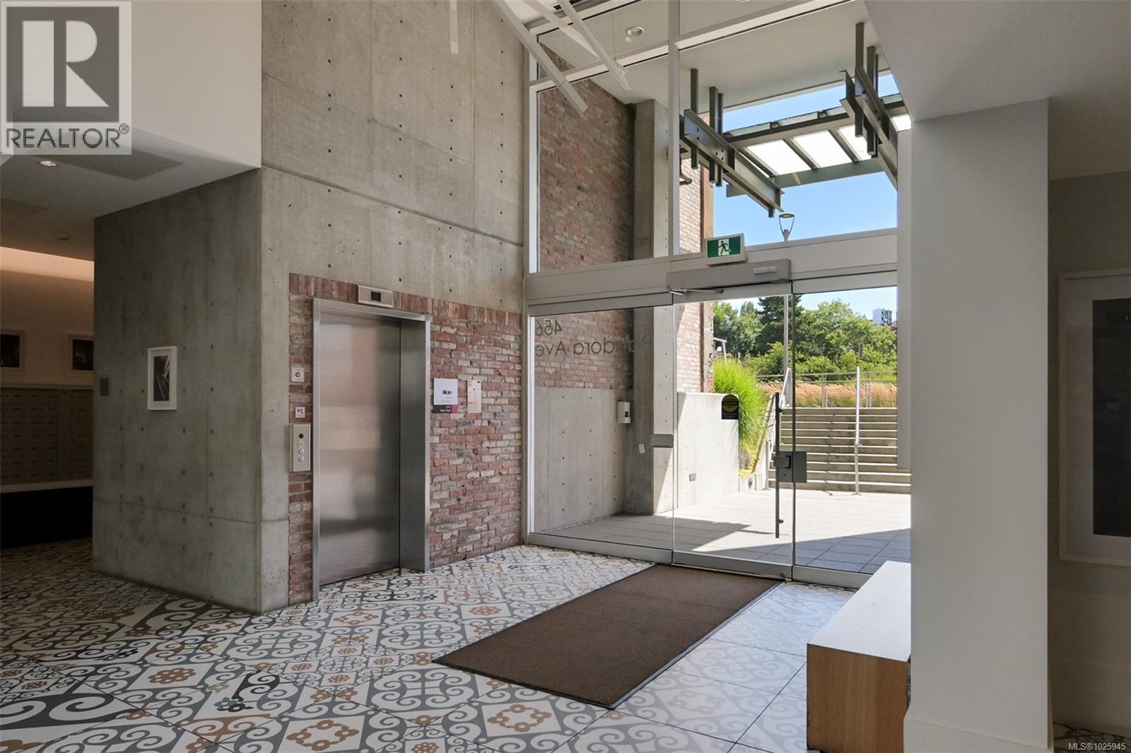 403 456 Pandora Avenue, Victoria