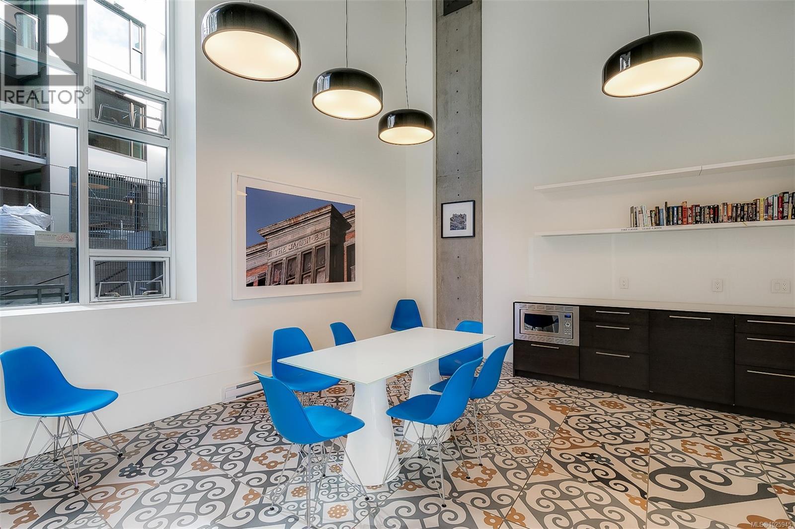 403 456 Pandora Avenue, Victoria