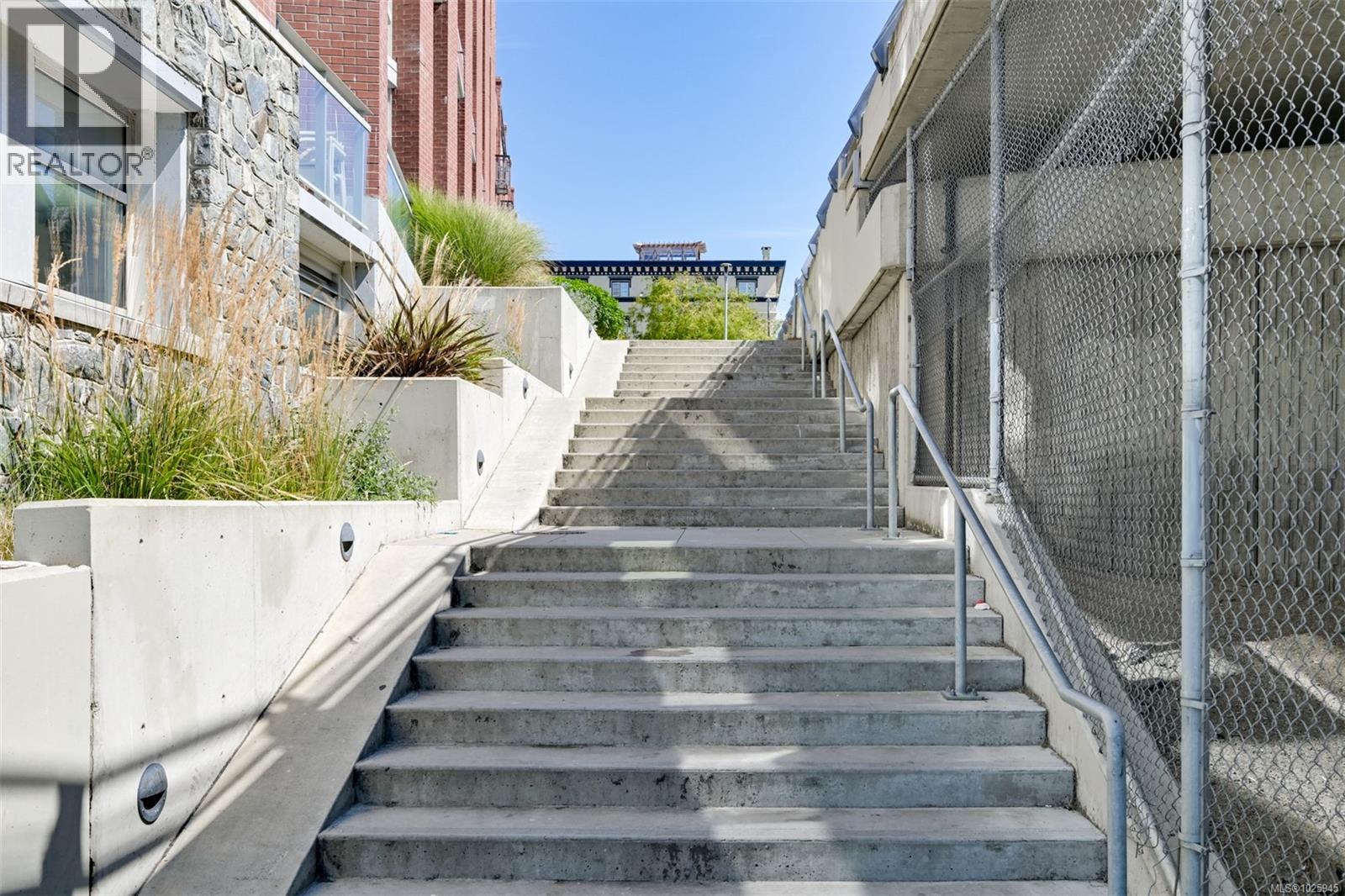 403 456 Pandora Avenue, Victoria