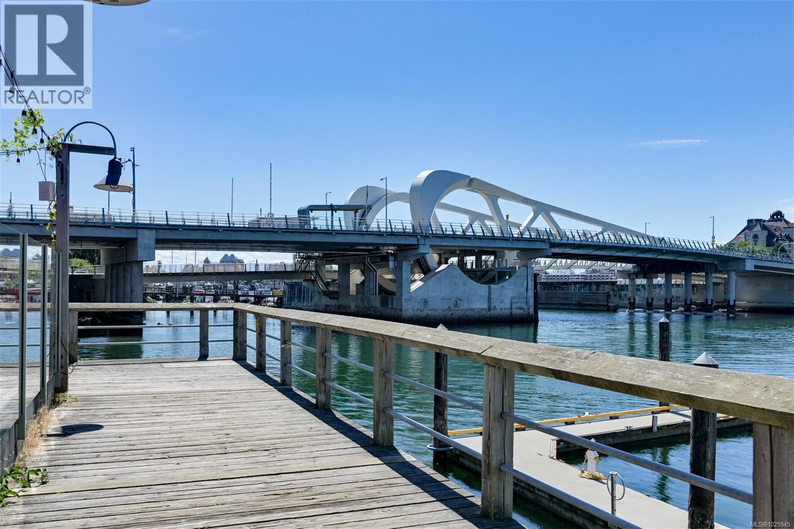 403 456 Pandora Avenue, Victoria