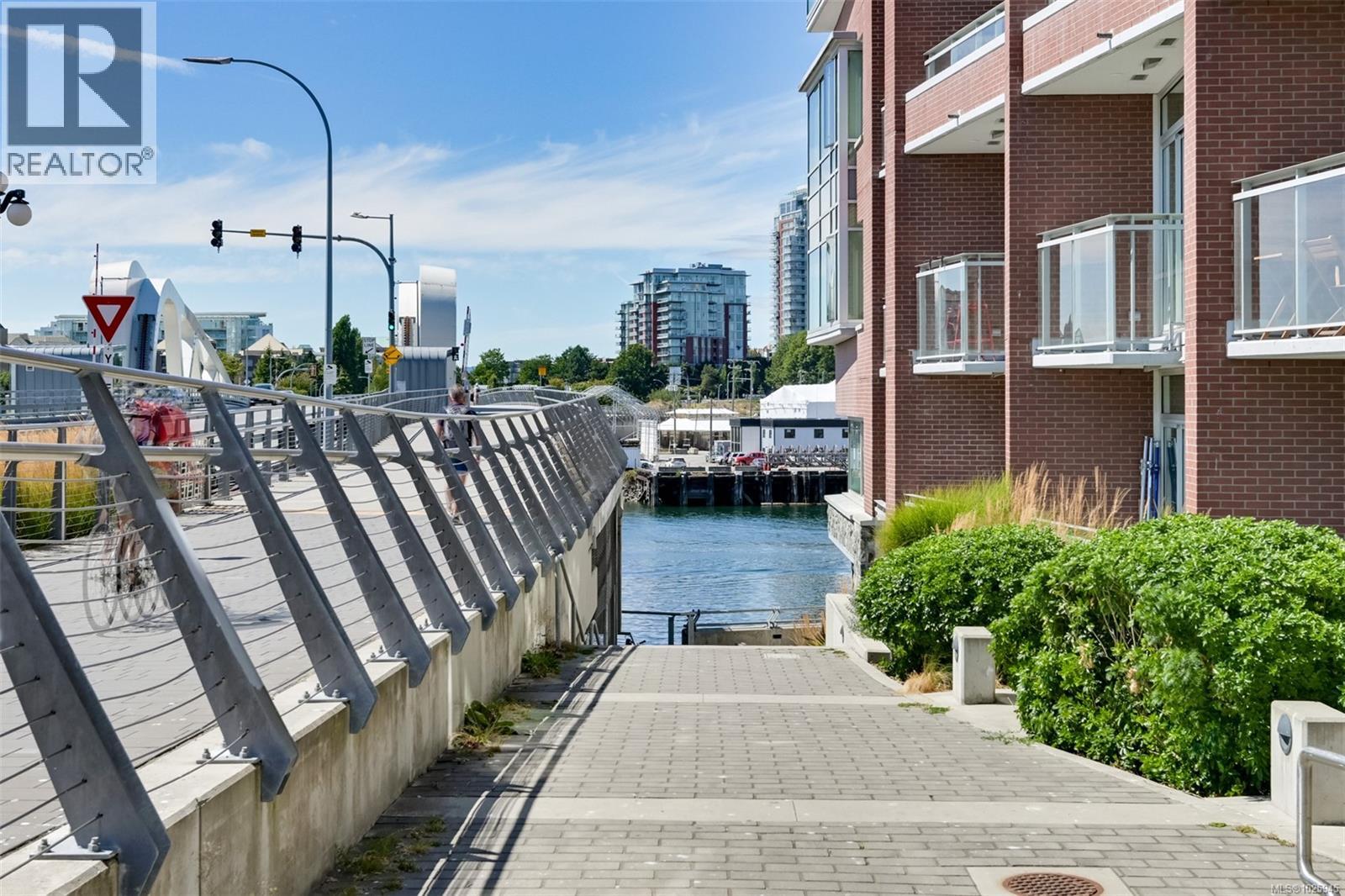 403 456 Pandora Avenue, Victoria