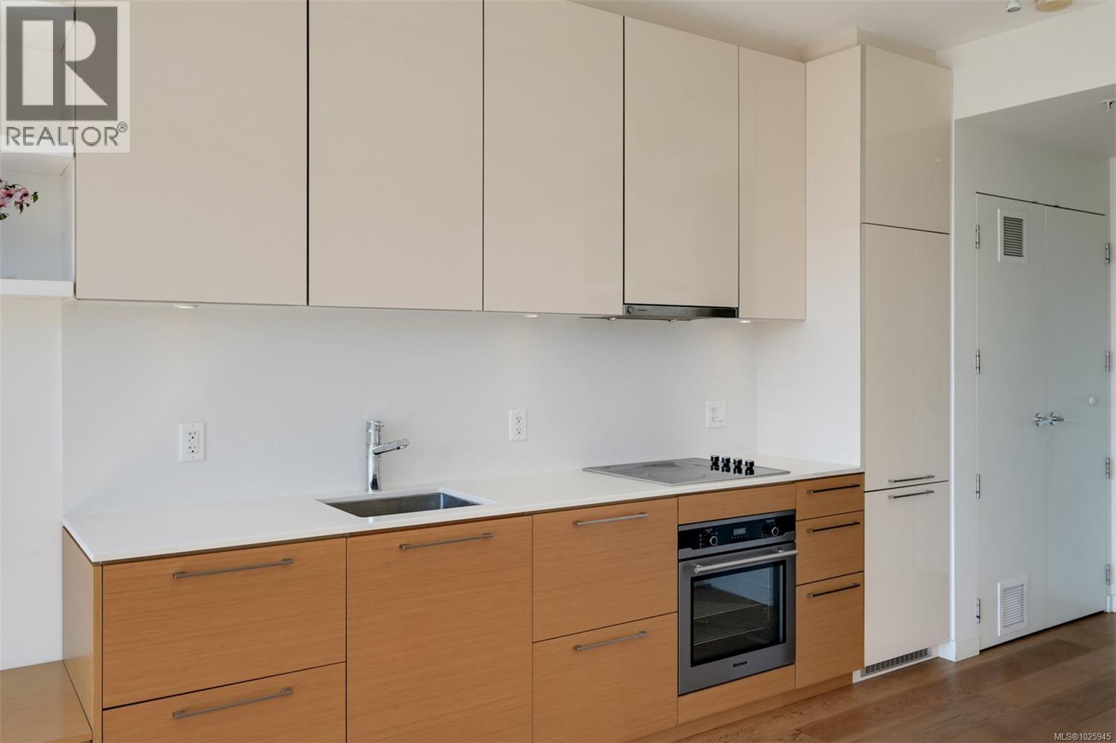 403 456 Pandora Avenue, Victoria