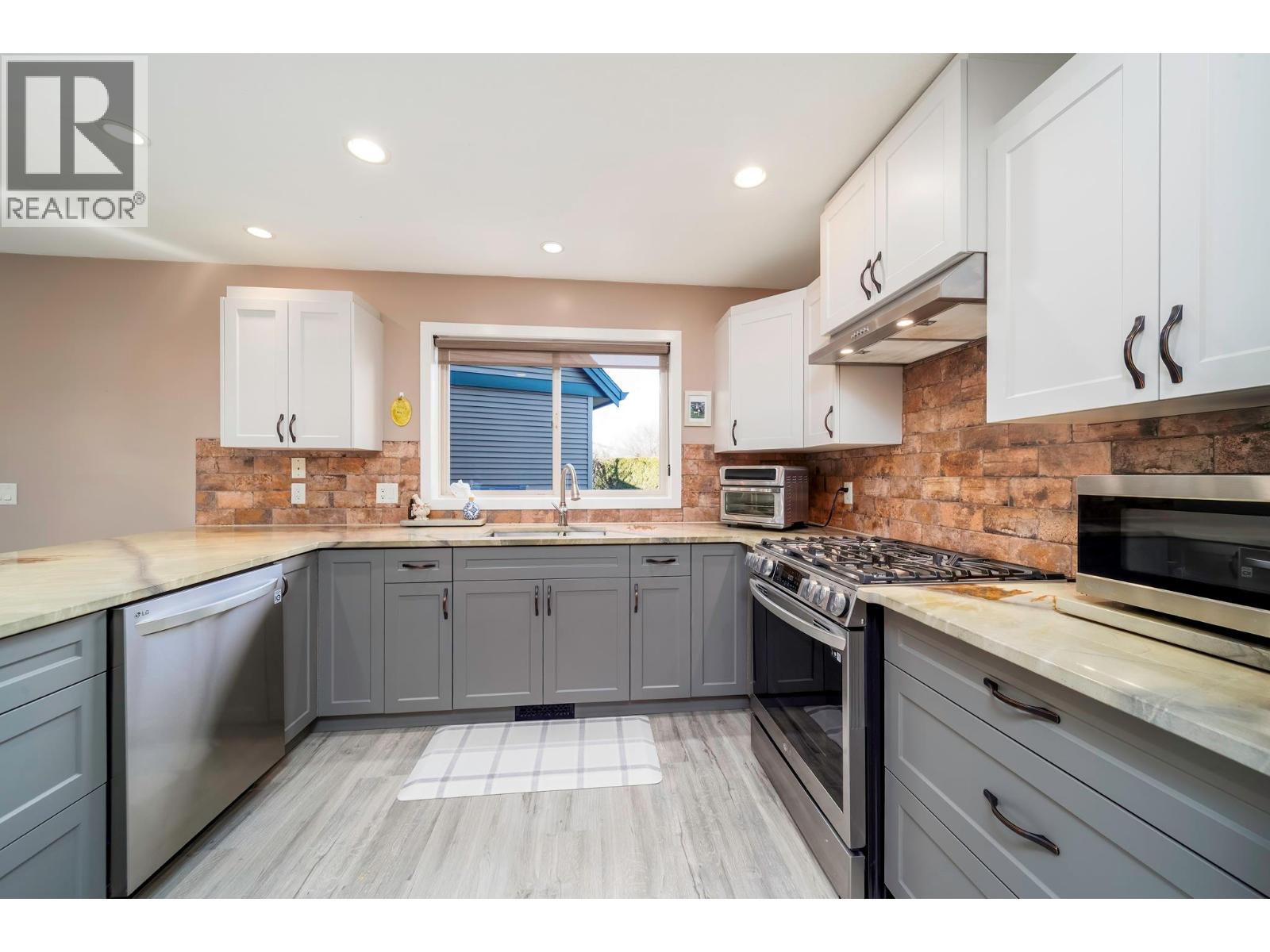 860 Galbraith Place, Kelowna