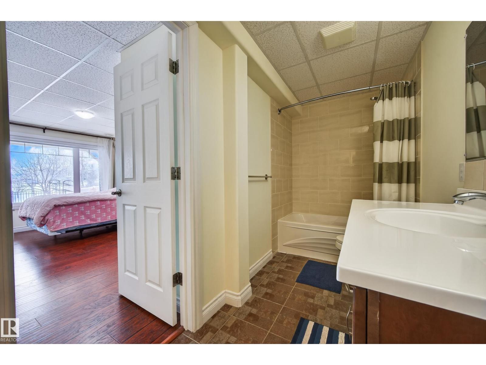 7507 SPEAKER WY NW, Edmonton