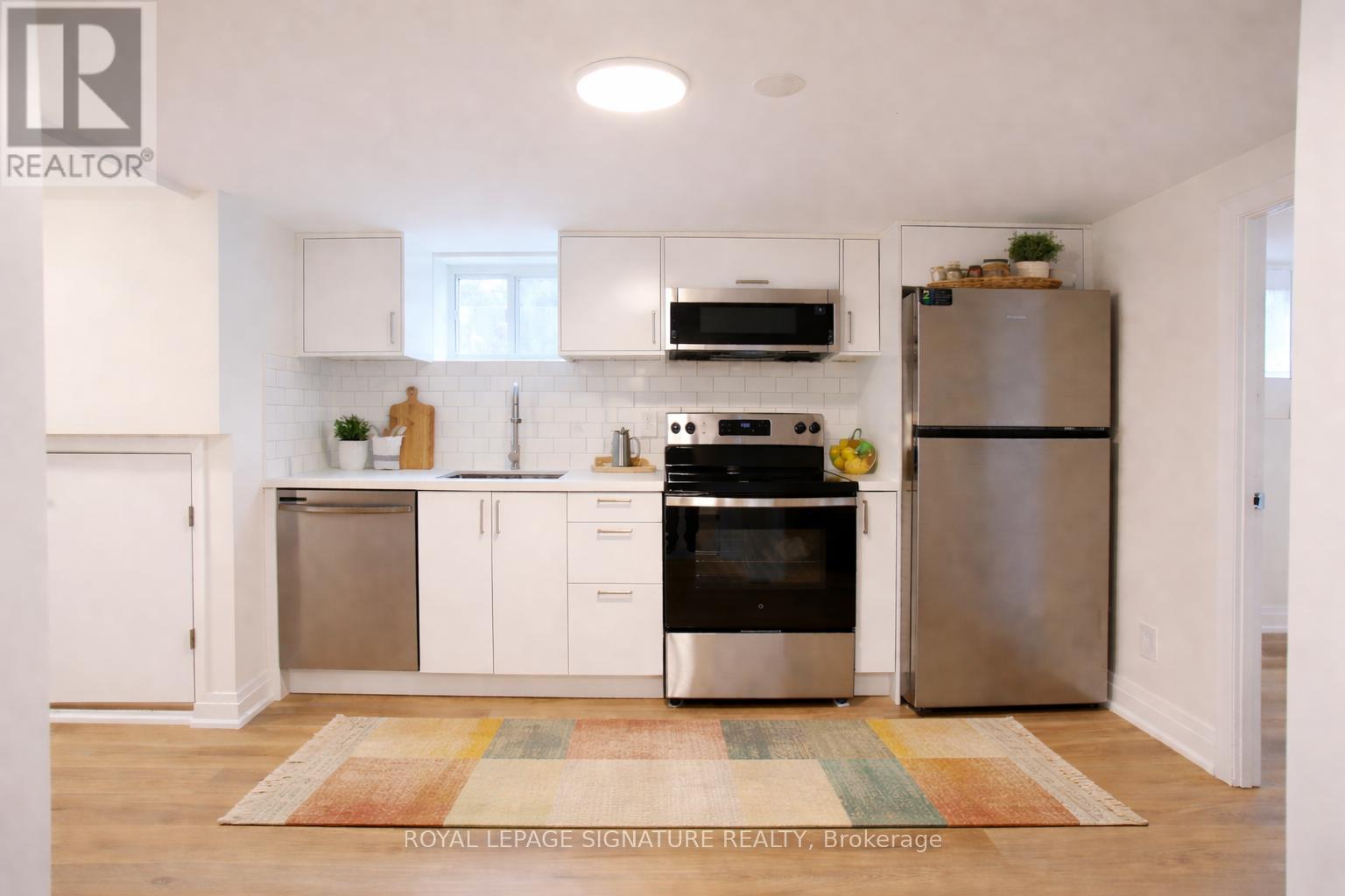 B - 5 TWENTIETH STREET - Photo 5 of 20, Toronto (New Toronto), Ontario