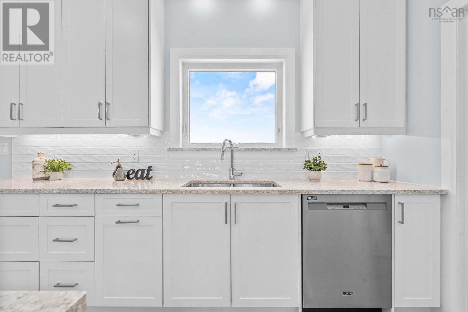 Property 23 of 48 of 11297 Highway 2