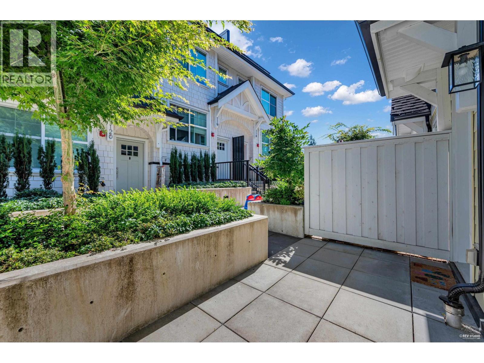 103 707 ROBINSON STREET, Coquitlam