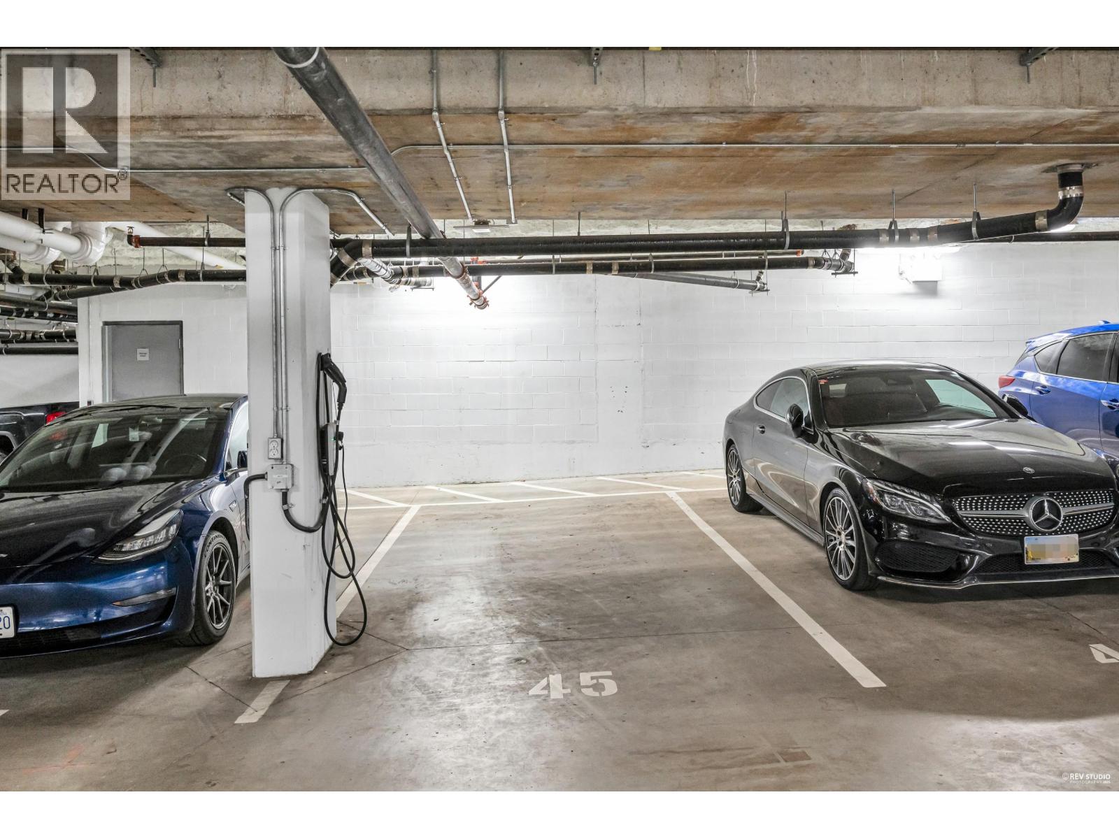 103 707 ROBINSON STREET, Coquitlam