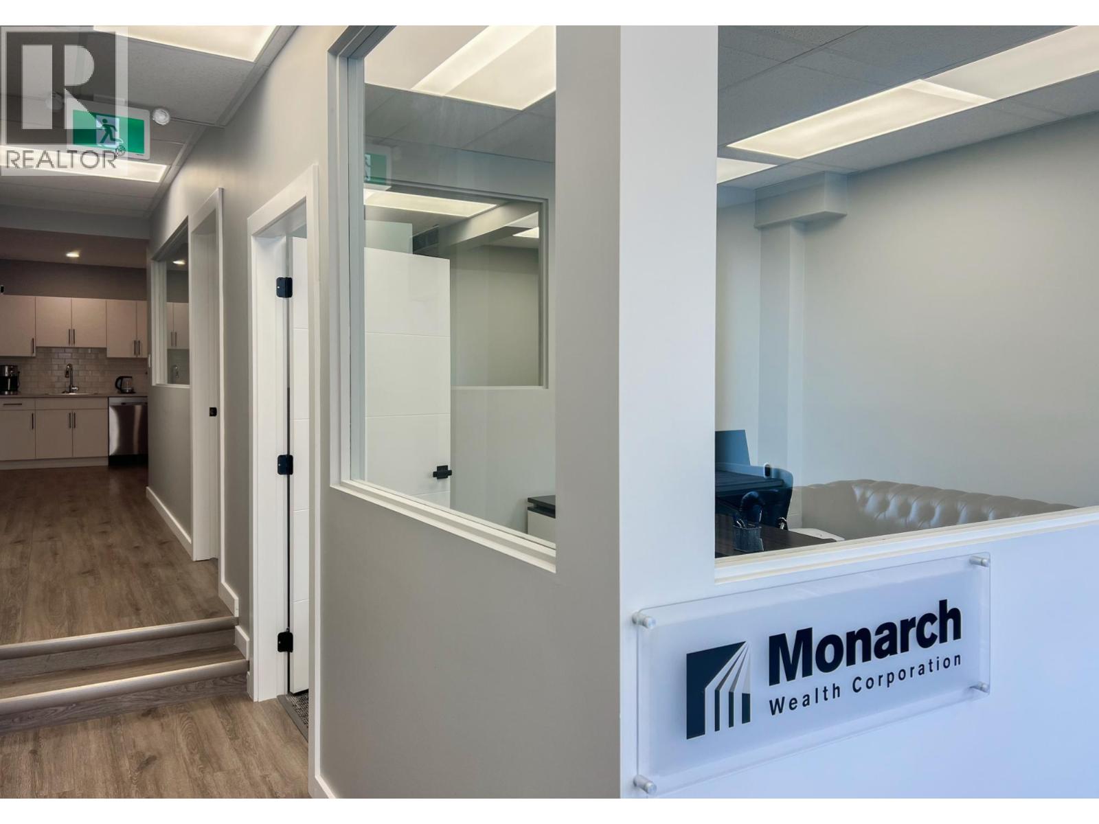 1560 BAY Avenue, Trail