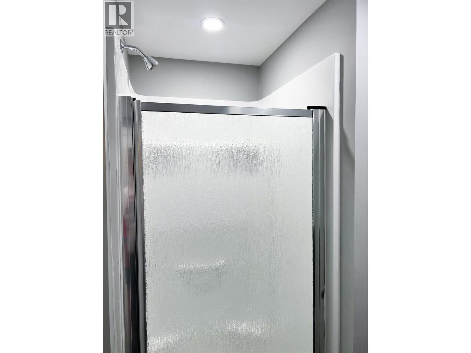 1560 BAY Avenue, Trail