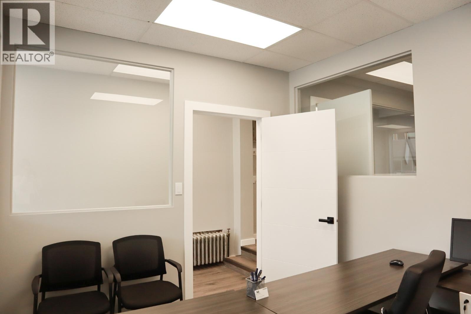 1560 BAY Avenue, Trail