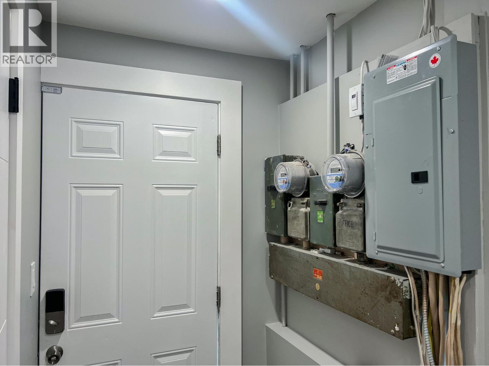 1560 BAY Avenue, Trail