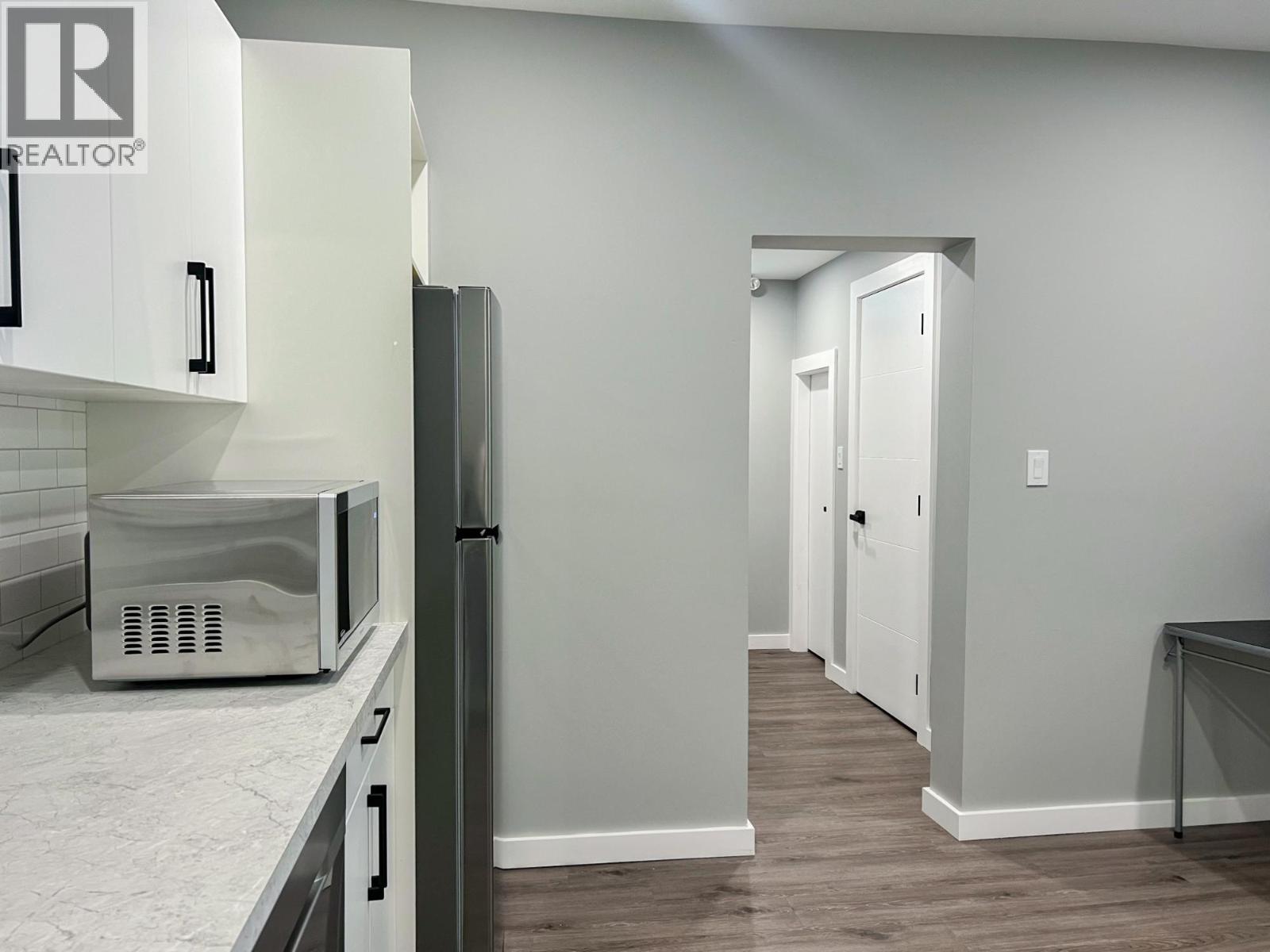 1560 BAY Avenue, Trail