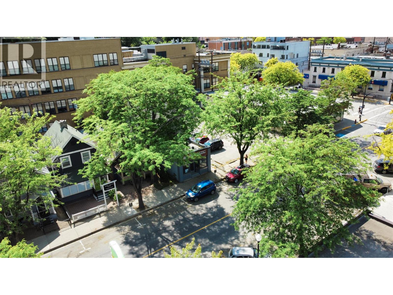 1560 BAY Avenue, Trail