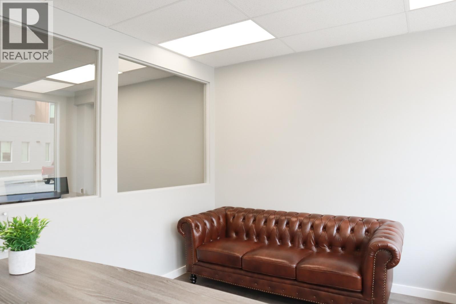 1560 BAY Avenue, Trail