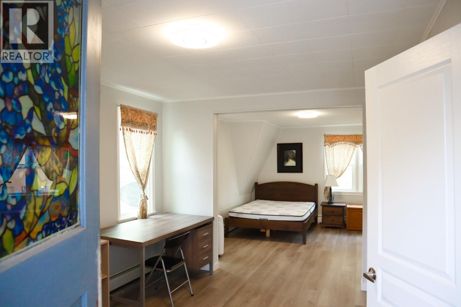 1560 BAY Avenue, Trail