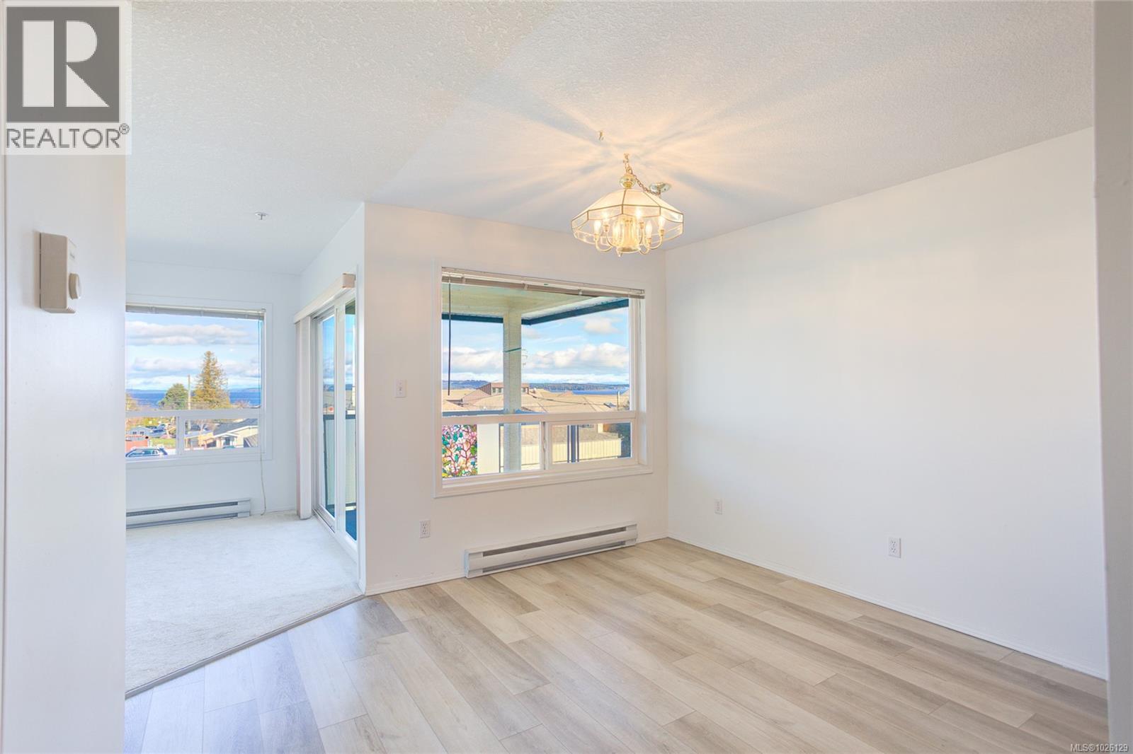 403 9876 Esplanade St, Chemainus