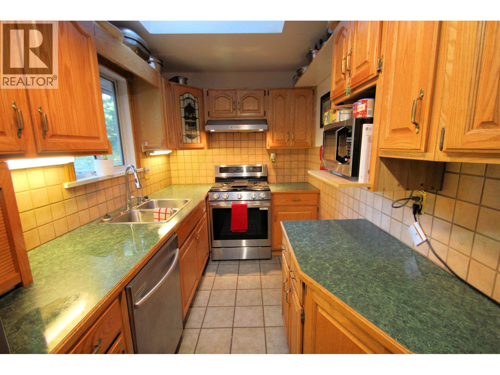 559 BLITZ ROAD, Mayne Island