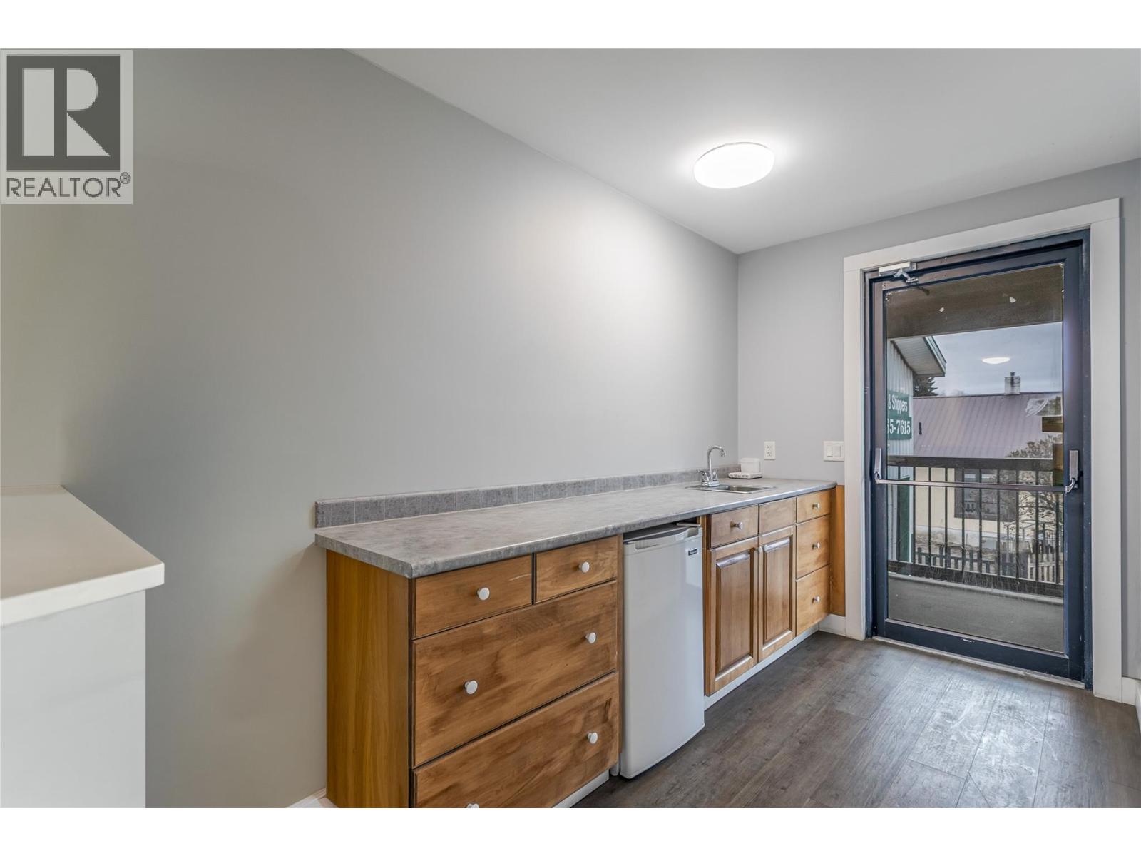  1685 Rutland Road North, Kelowna