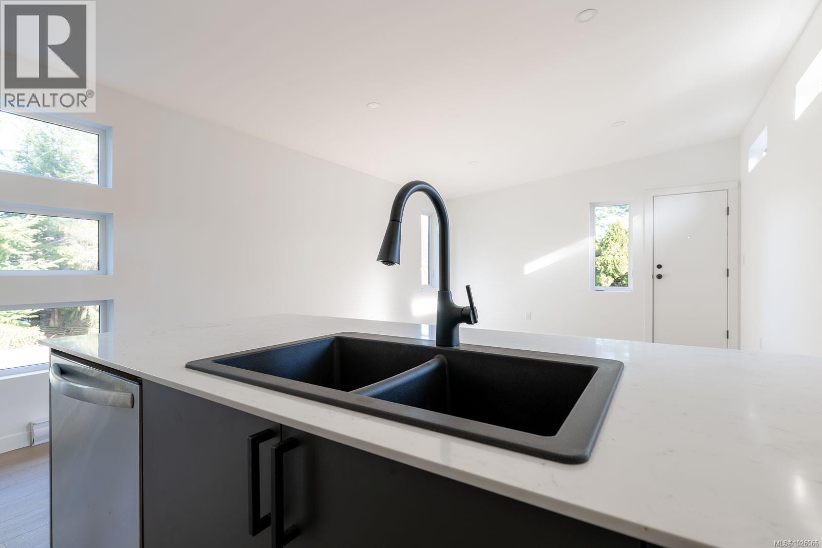 #15 5150 CHRISTIE RD - 13