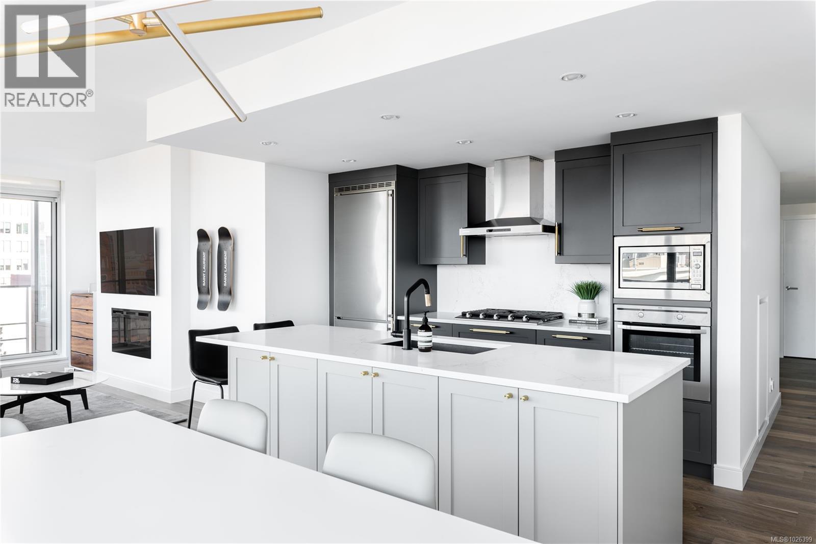 1105 707 Courtney St, Victoria