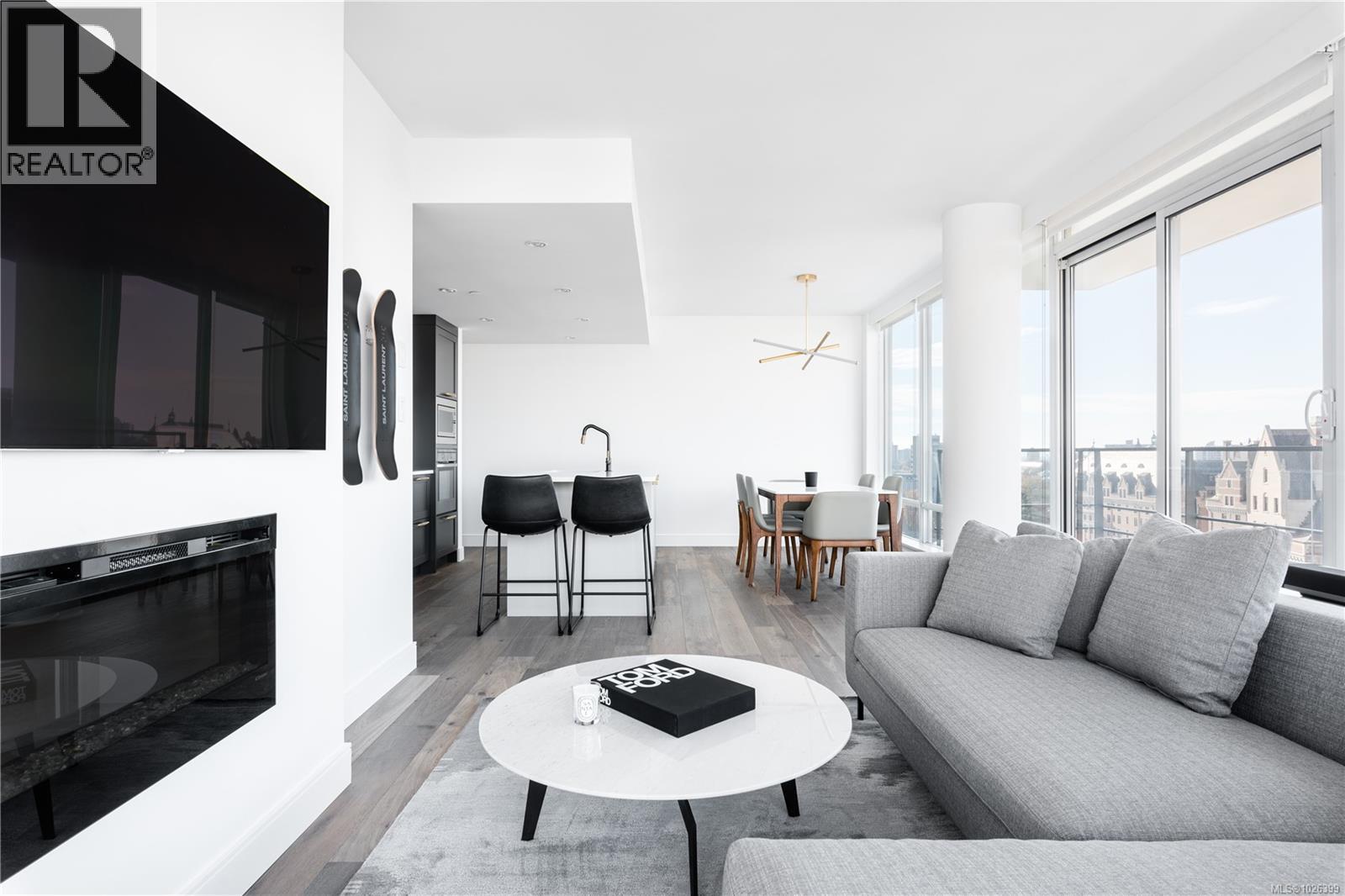 1105 707 Courtney St, Victoria