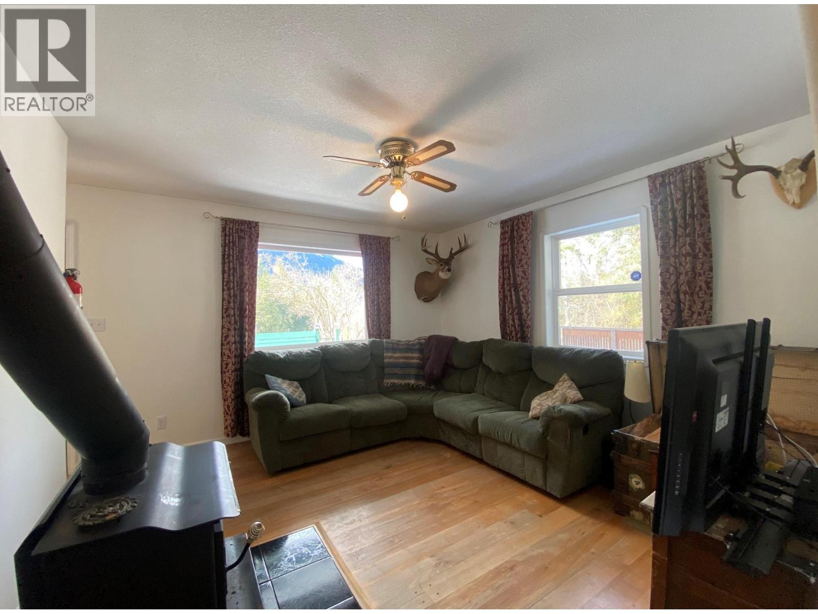 10625 GRANBY Road, Grand Forks