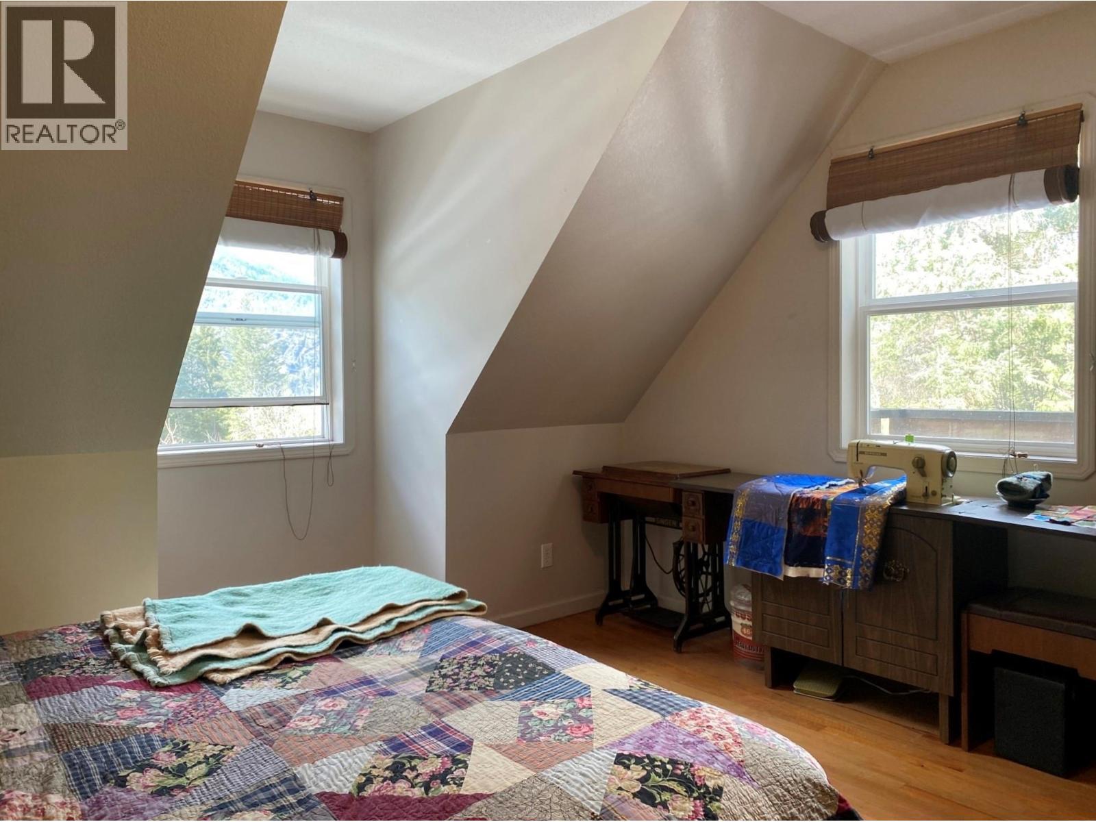 10625 GRANBY Road, Grand Forks