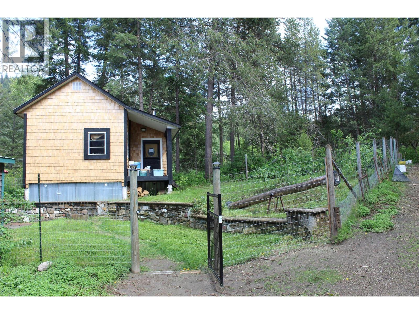 10625 GRANBY Road, Grand Forks