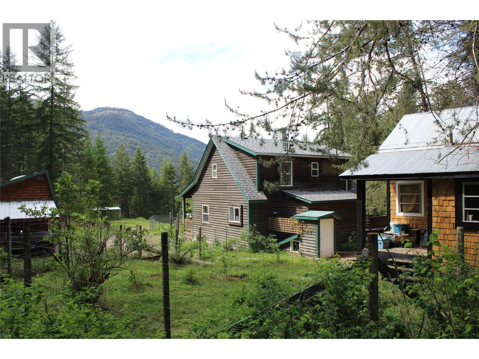 10625 GRANBY Road, Grand Forks