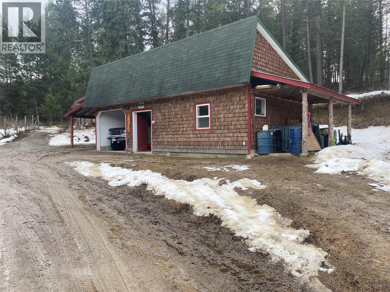 10625 GRANBY Road, Grand Forks