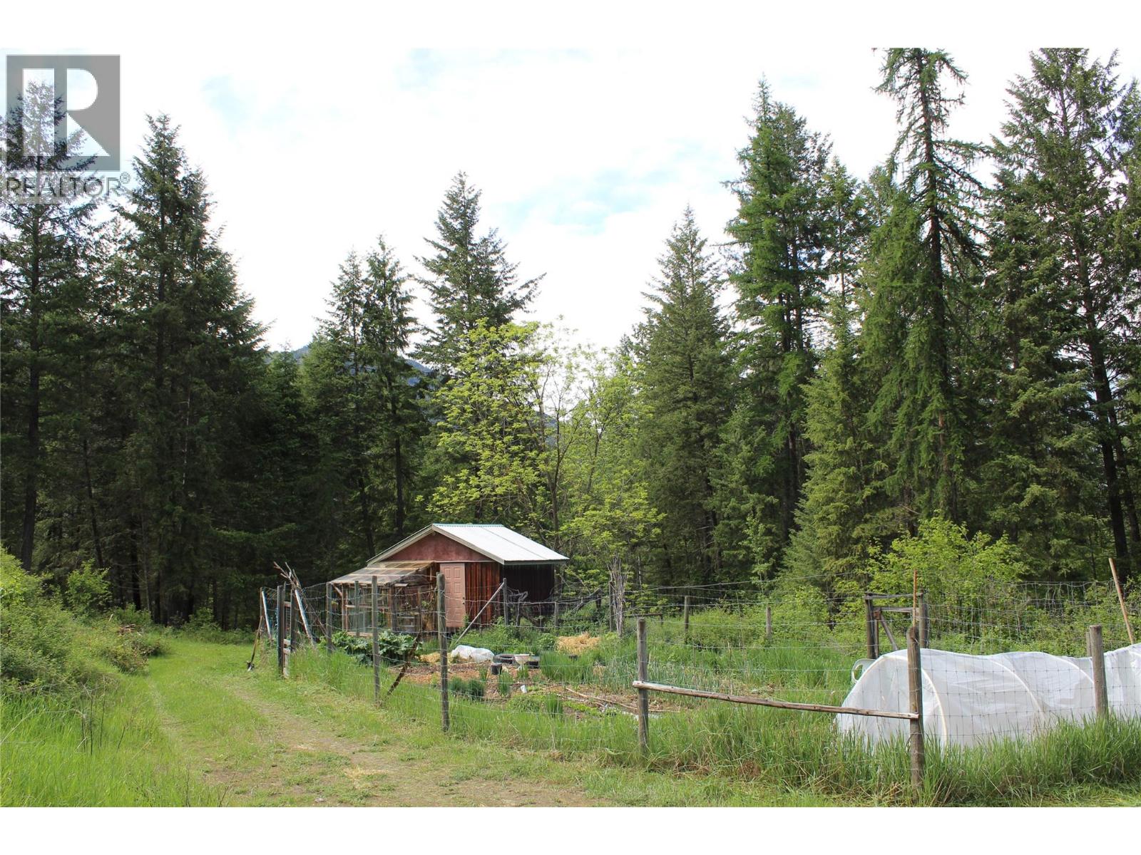 10625 GRANBY Road, Grand Forks