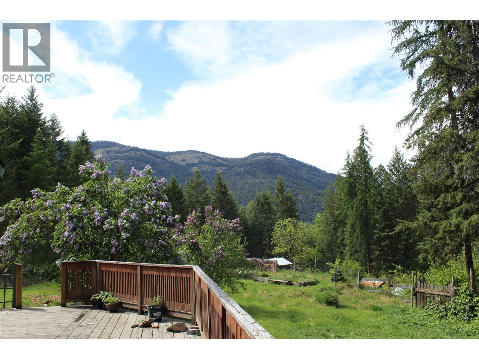 10625 GRANBY Road, Grand Forks