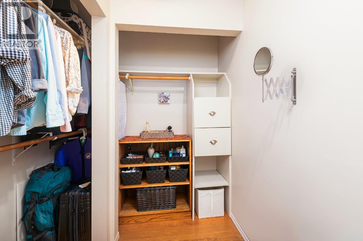 3946 MACGREGOR ROAD W - 38