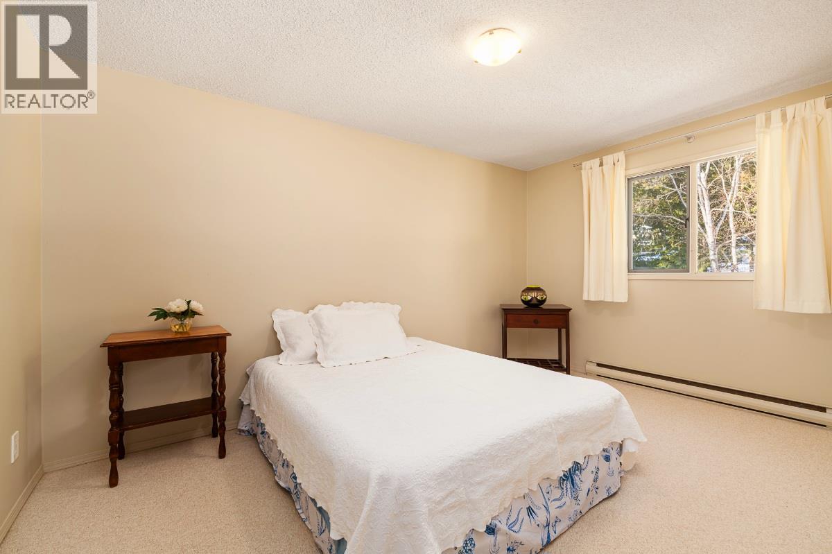 3946 MACGREGOR ROAD W - 45