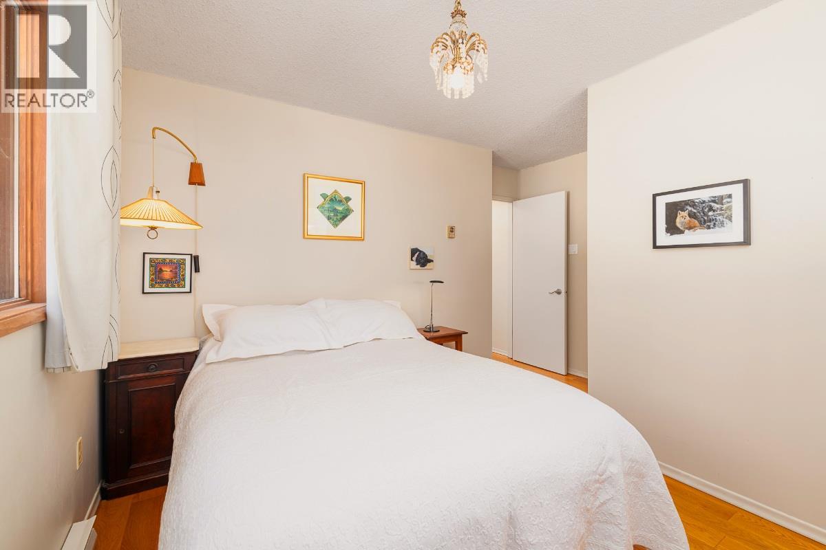 3946 MACGREGOR ROAD W - 41